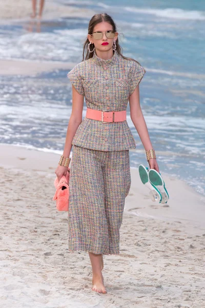 Look 15